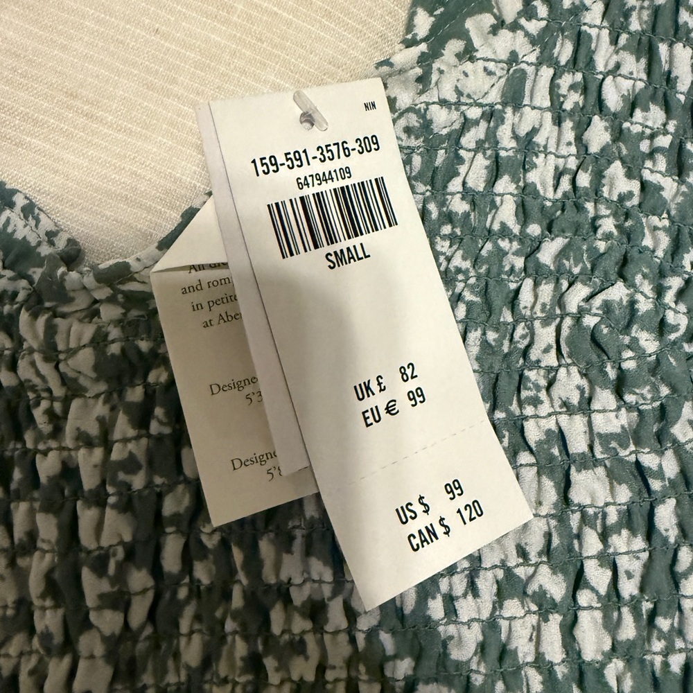 Abercrombie Green and White Smocked Dress - Size Small. New with tags - Picture 3 of 5